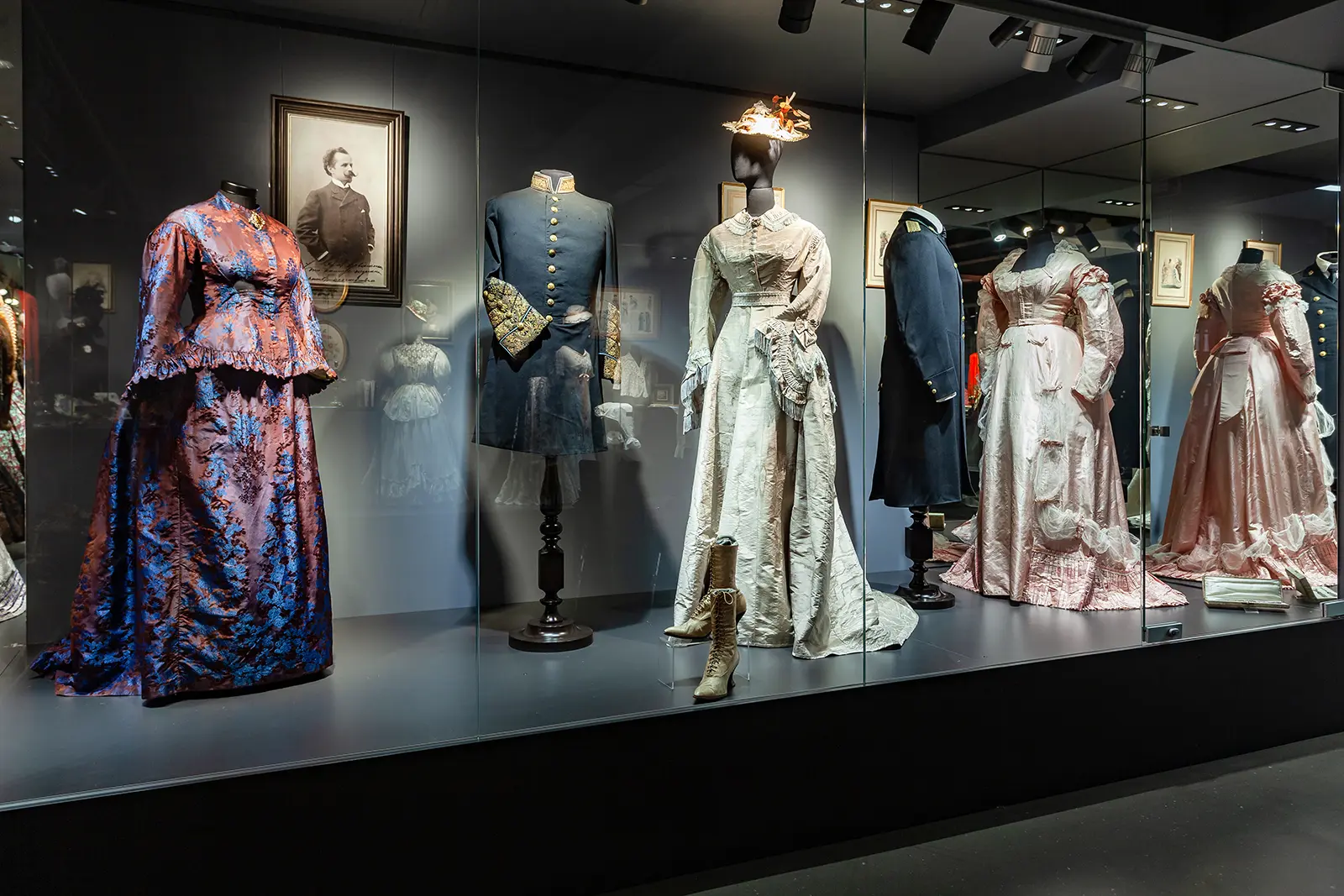 Відкрийте для себе маловідомі музеї Києва 7 Victoria Museum: стиль минулих епох